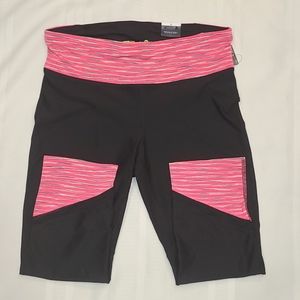 Women's Xersion Fitted Workout Capri's Size M